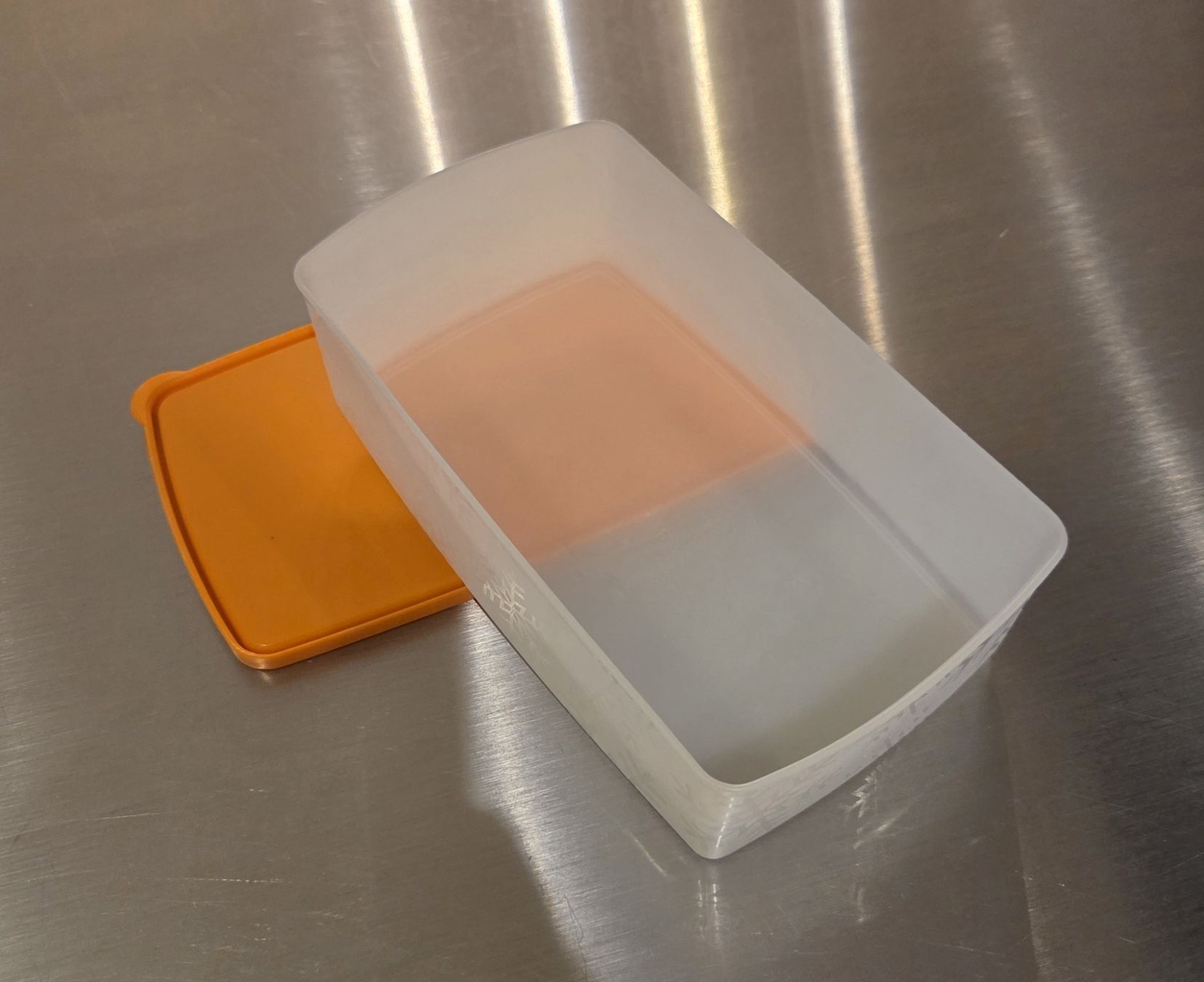 Tupperware Behälter & Ähnliches: Tupperware Gefrierbehälter 1,3L – Gebraucht aus Stans von HoMiMa 1