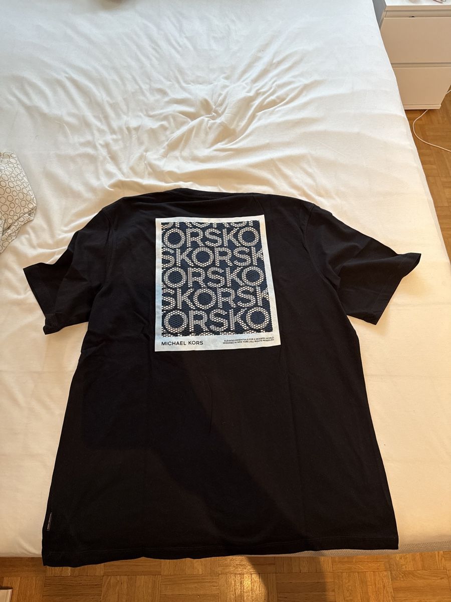 Michael Kors T-shirt: T-shirt Michael Kors noir – Nuovo (secondo la descrizione) da Lausanne venduto da raf_k5nx 2