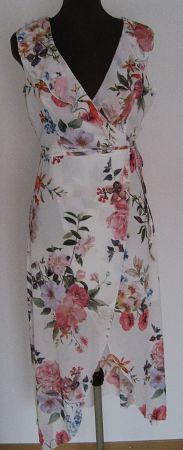 Sommerliches Blumen Wickelkleid weiss –luftig & feminin