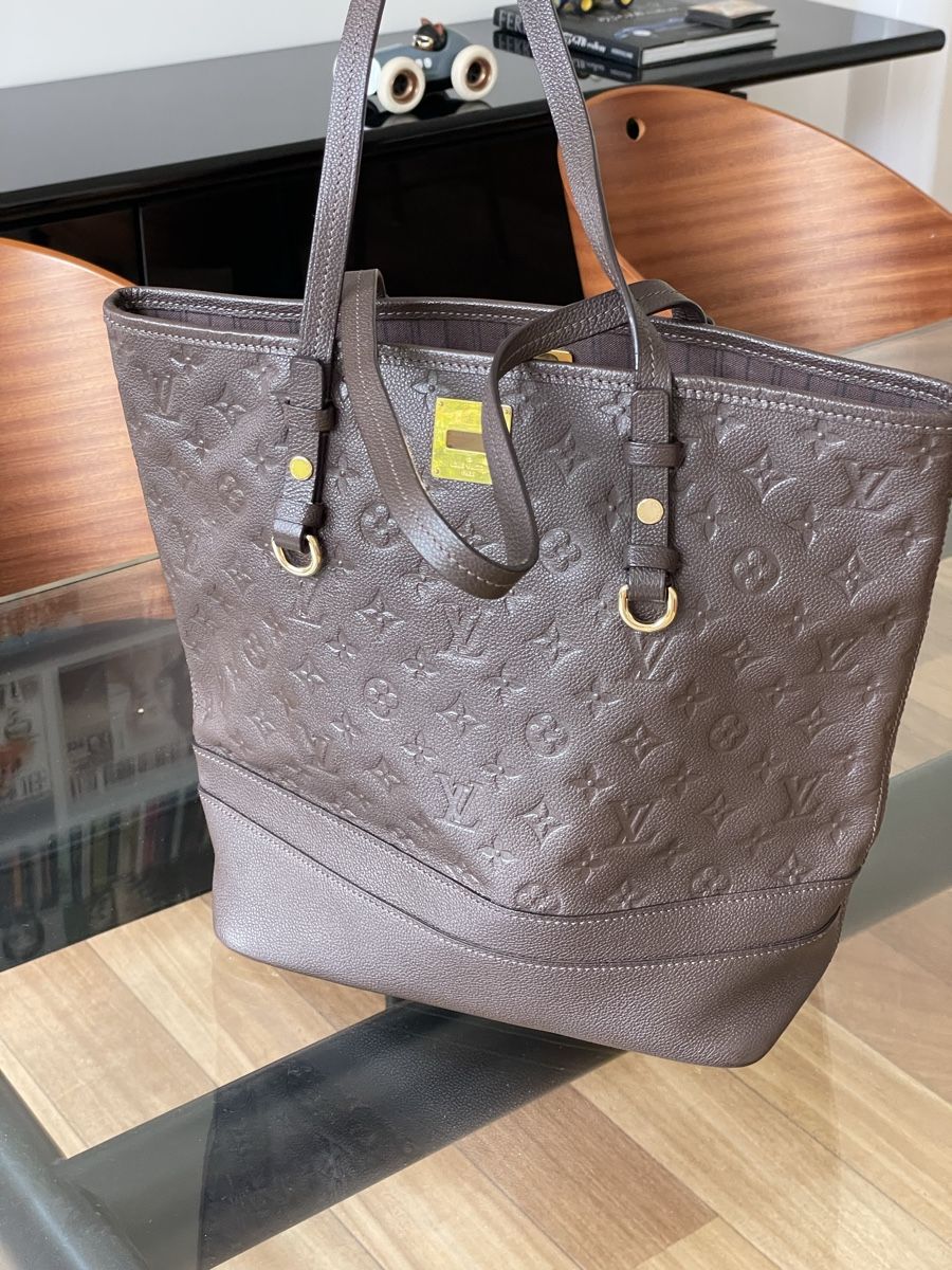 Louis Vuitton Sacs femmes: Louis Vuitton Monogram empreinte Citadine MM chocolate – D'occasion à Cologny par Jul_ez 1