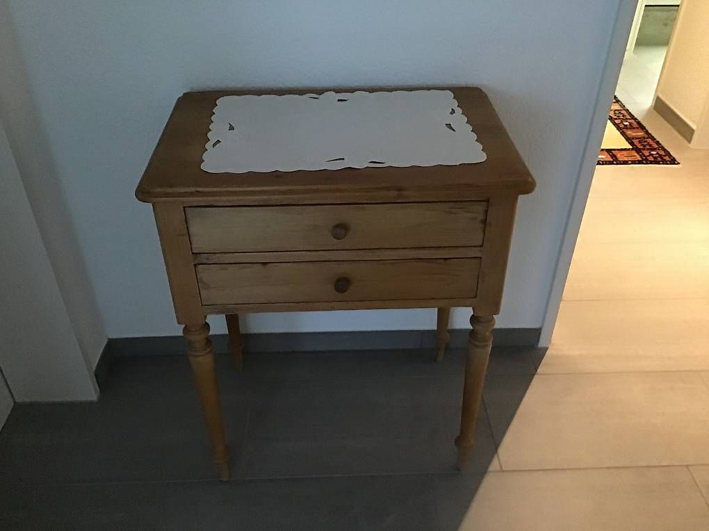 Tavoli: Tischlein mit Dartschrank – Usato da Etziken venduto da Friebe52 1
