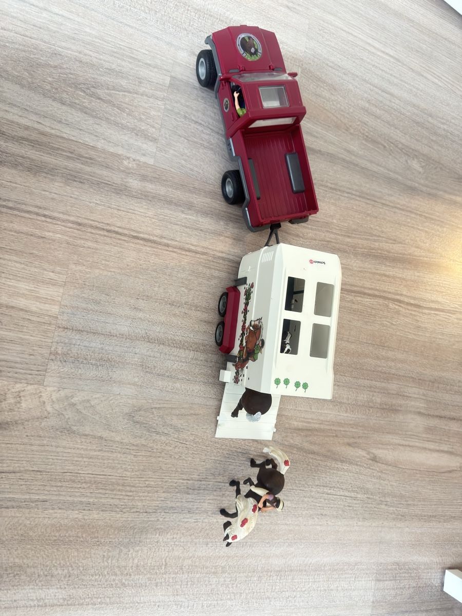 Schleich Giocattoli: Schleich Jeep mit Pferdeanhänger!!! – Usato da Oberentfelden venduto da NunoLouro 3