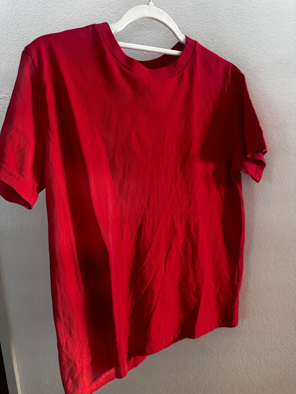 T-Shirts: ROTES T-SHIRT AUS BAUMWOLLE – Gebraucht aus Haldenstein von enie123 1