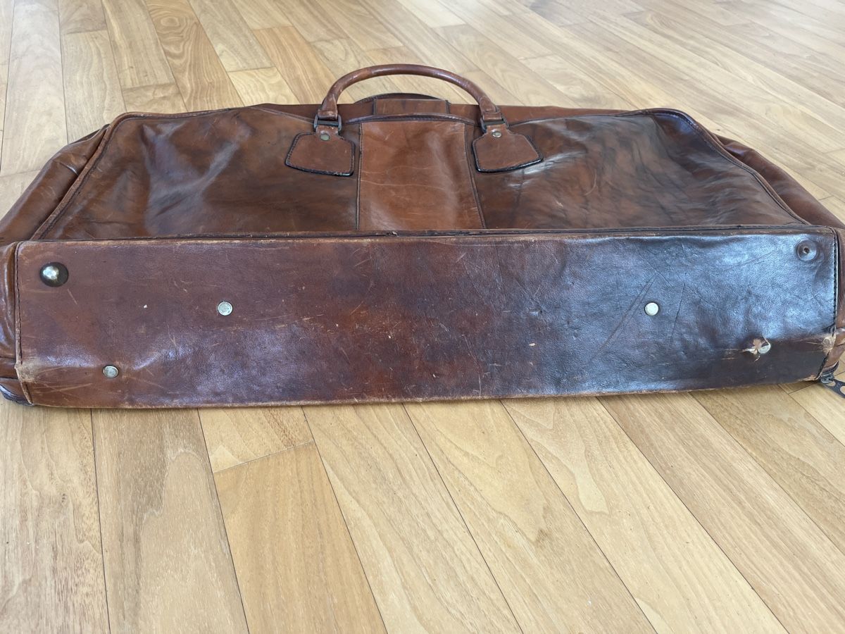 Valigie: Edler Reisekoffer aus Echtleder – Usato da Bottmingen venduto da Artisane13 5