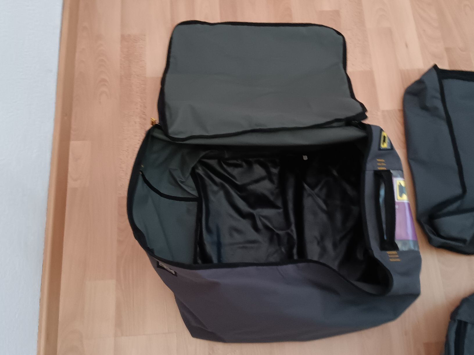 Taschen: Car Bags – Neu (gemäss Beschreibung) aus Laufen von Adi611 6