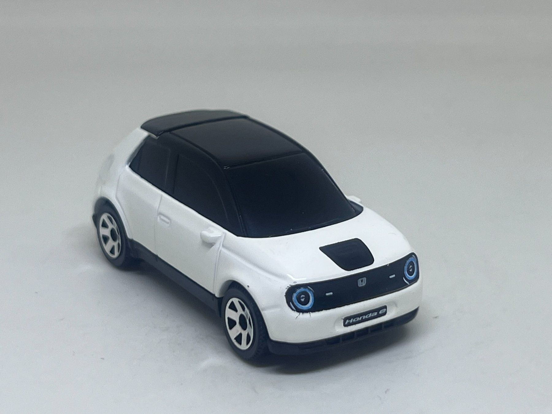 Matchbox Modellini d'auto: Matchbox 2020 Honda E #672 – Usato da Wildegg venduto da LaaBoutique