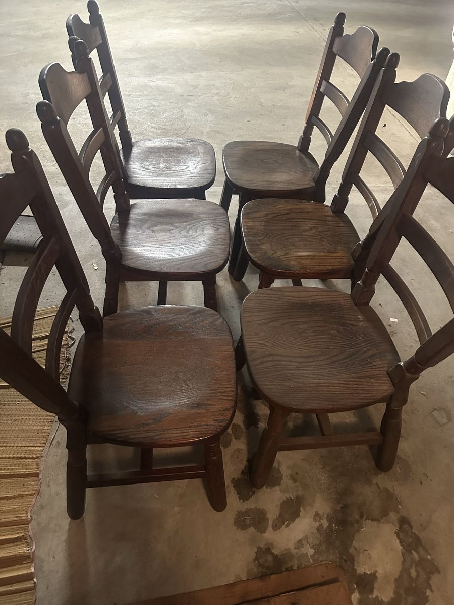 Set di tavolo e panche: Holztisch + 6 passenden Stühlen – Usato da Zürich venduto da Scheidungsverkauf 2