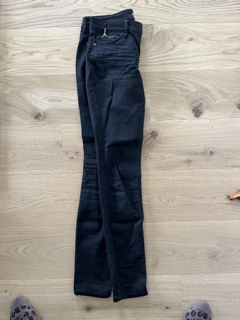 Damen Jeans schwarz Grösse W28 L32 guter Zustand