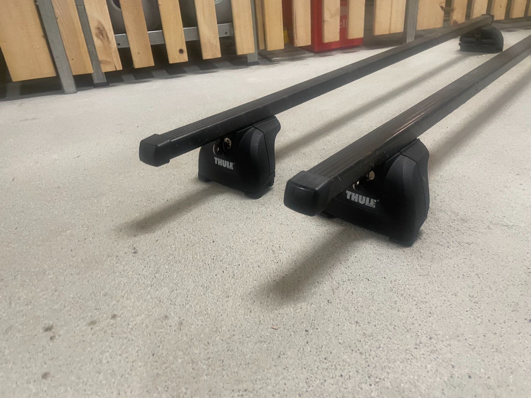 Thule Portapacchi: Thule SquareBar Evo Dachträger Audi A4 B9 mit Dachreling – Usato da Oberwil BL venduto da max_dw88 2