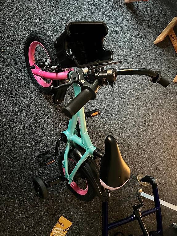 Véhicules pour enfants: Kinderrad mit stützrädli – D'occasion à Widnau par Christoph3336 1