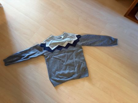 Pull Okaidi gris motif géométrique taille 128 cm