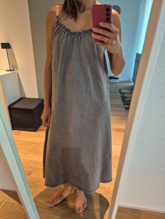 Graues Kleid Pull&Bear S