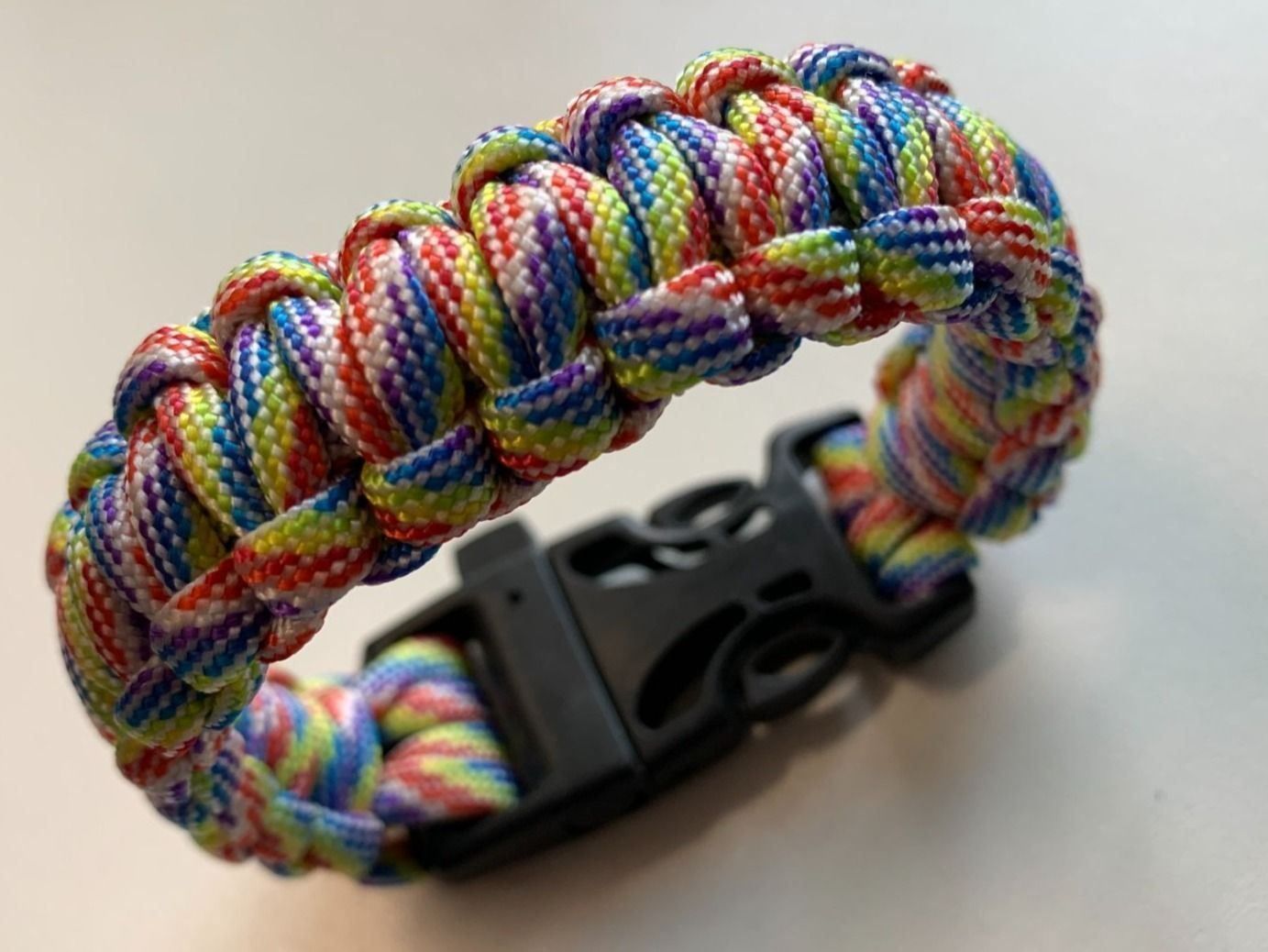 Bracciali & Braccialetti: Paracord Rettungs Seil, Alarmpfeife – Nuovo e nell'imballaggio originale da Courlevon venduto da HotSaleandPrice 4