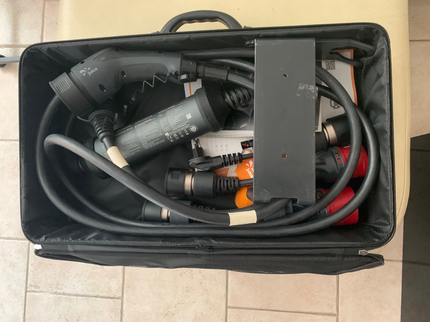 Juice Batterie-Ladegeräte: Juice Booster 2 mit 3 Netzadaptern – Gebraucht aus Waltenschwil von Thomaso2 1