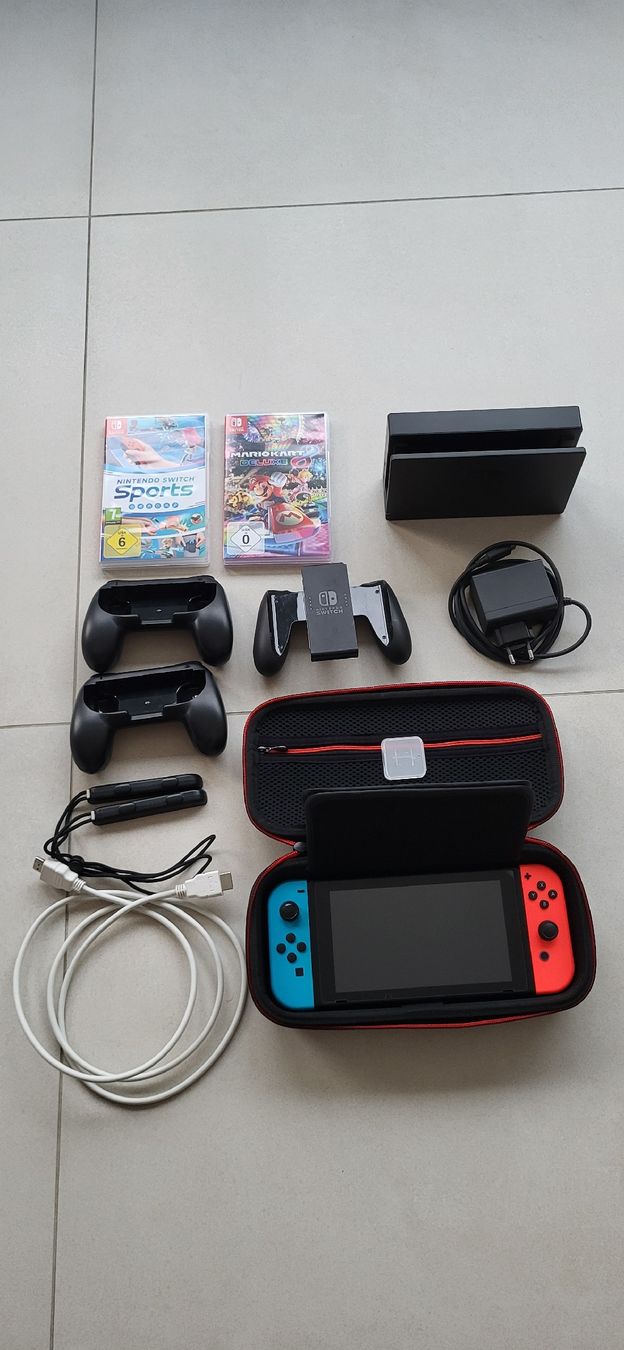 Nintendo Console: Nintendo Switch V2 Komplettset inkl. 2 Spiele – Usato da Euthal venduto da JoGer