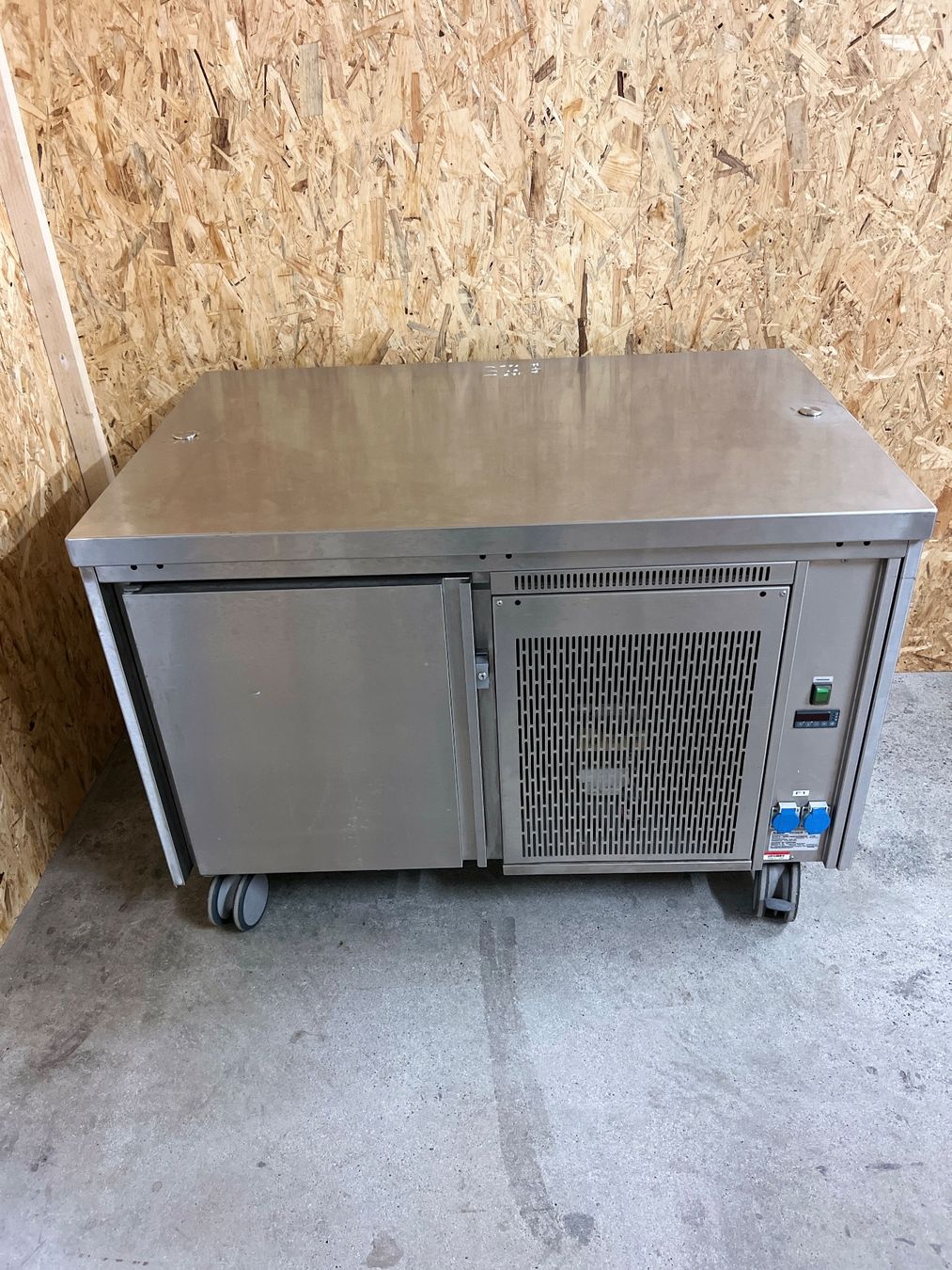 Elettrodomestici da cucina: Kühltisch – Usato da Rupperswil venduto da pimi88 1