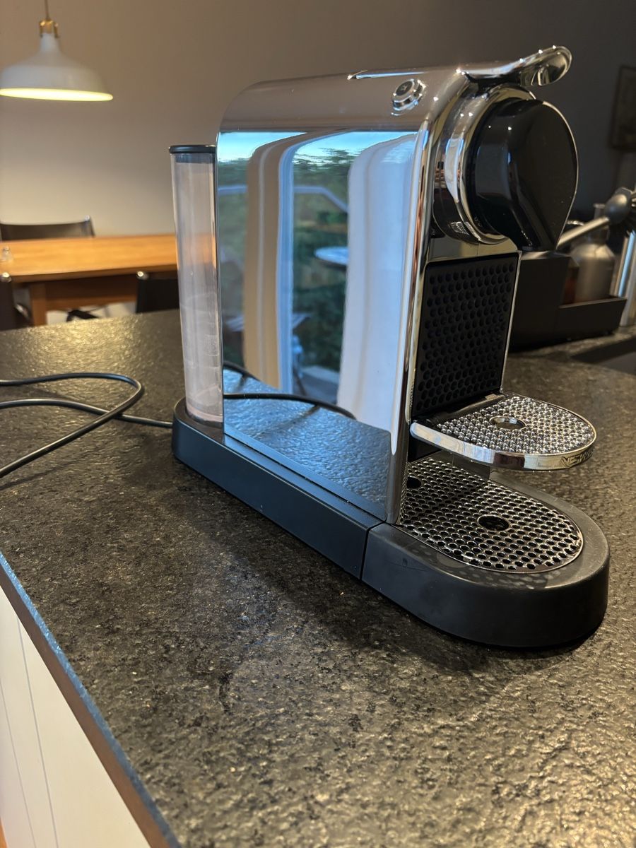 Nespresso Macchine per caffè & Macchine per espresso: Nespresso Kaffemaschine Kapsel – Usato da Allschwil venduto da zso_kbc8 3