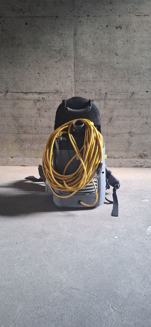 Kärcher Aspirapolveri & Accessori: Kärcher Rucksack-Sauger mit Kabel gebraucht – Usato da Steffisburg venduto da MelanieGerber 1