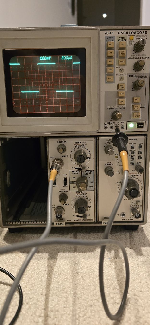 Messen: 4 x Tektronix oscilloscopes – Gebraucht aus Pully von sparky100 3