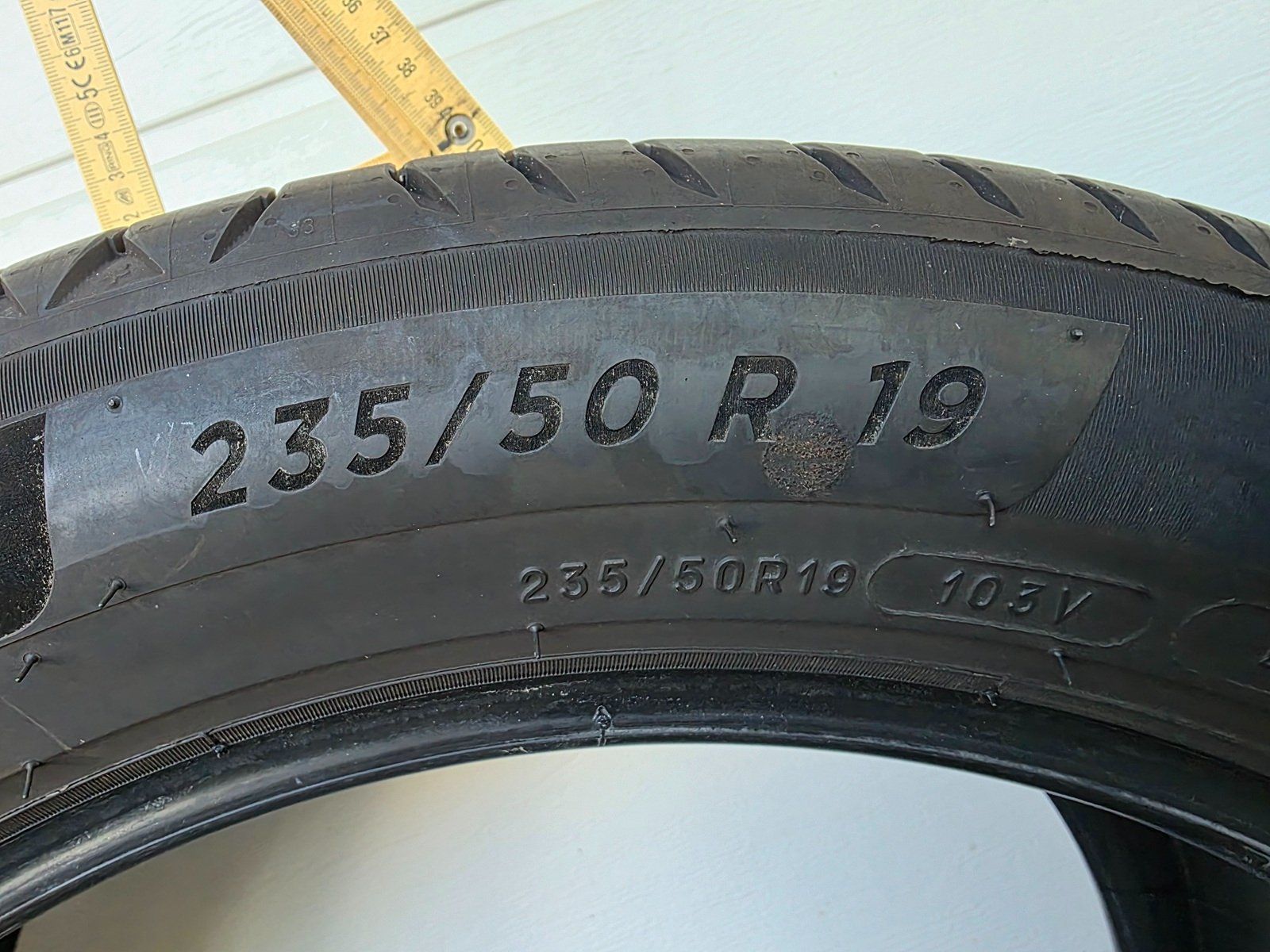 Michelin Pneus & Kompletträder: Michelin Reifen 235/50 – Gebraucht aus Weggis von Jhmathis