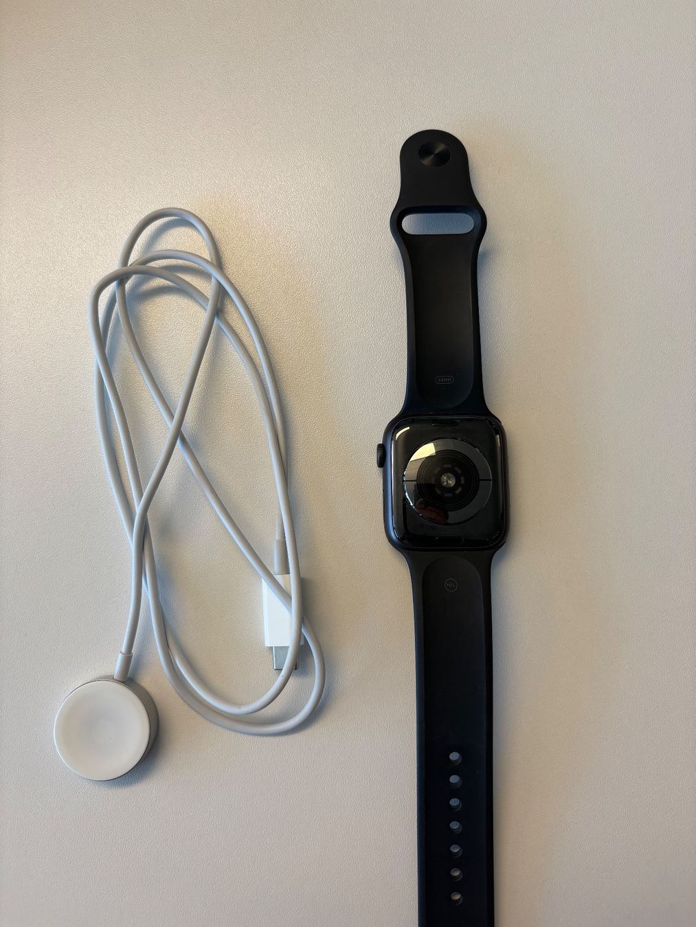Apple Smartwatch: Apple Watch Series 5 32GB – Usato da Zürich venduto da fel_p98g 1