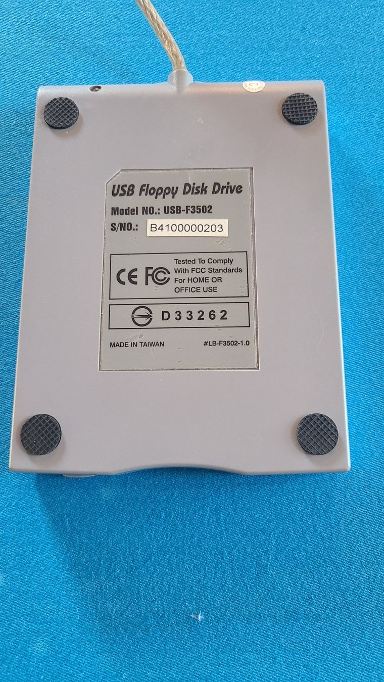 PCs: Externes Floppy Disk – Gebraucht aus Embrach von F22 1