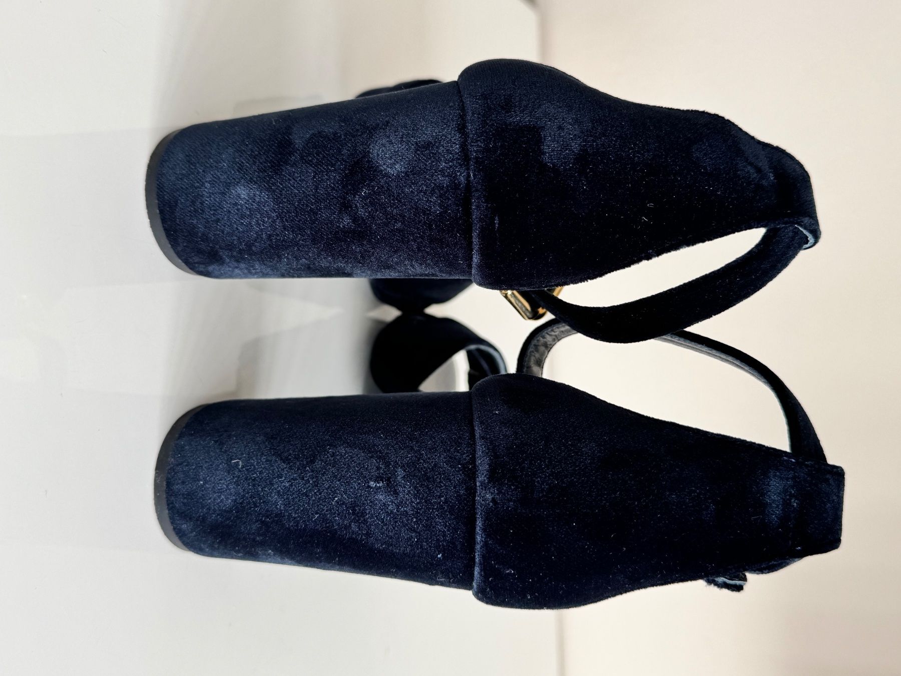 Maje Scarpe da donna: Maje Sandalen aus Samt, Gr. 38 – Nuovo (secondo la descrizione) da neerach venduto da Ywonder 2