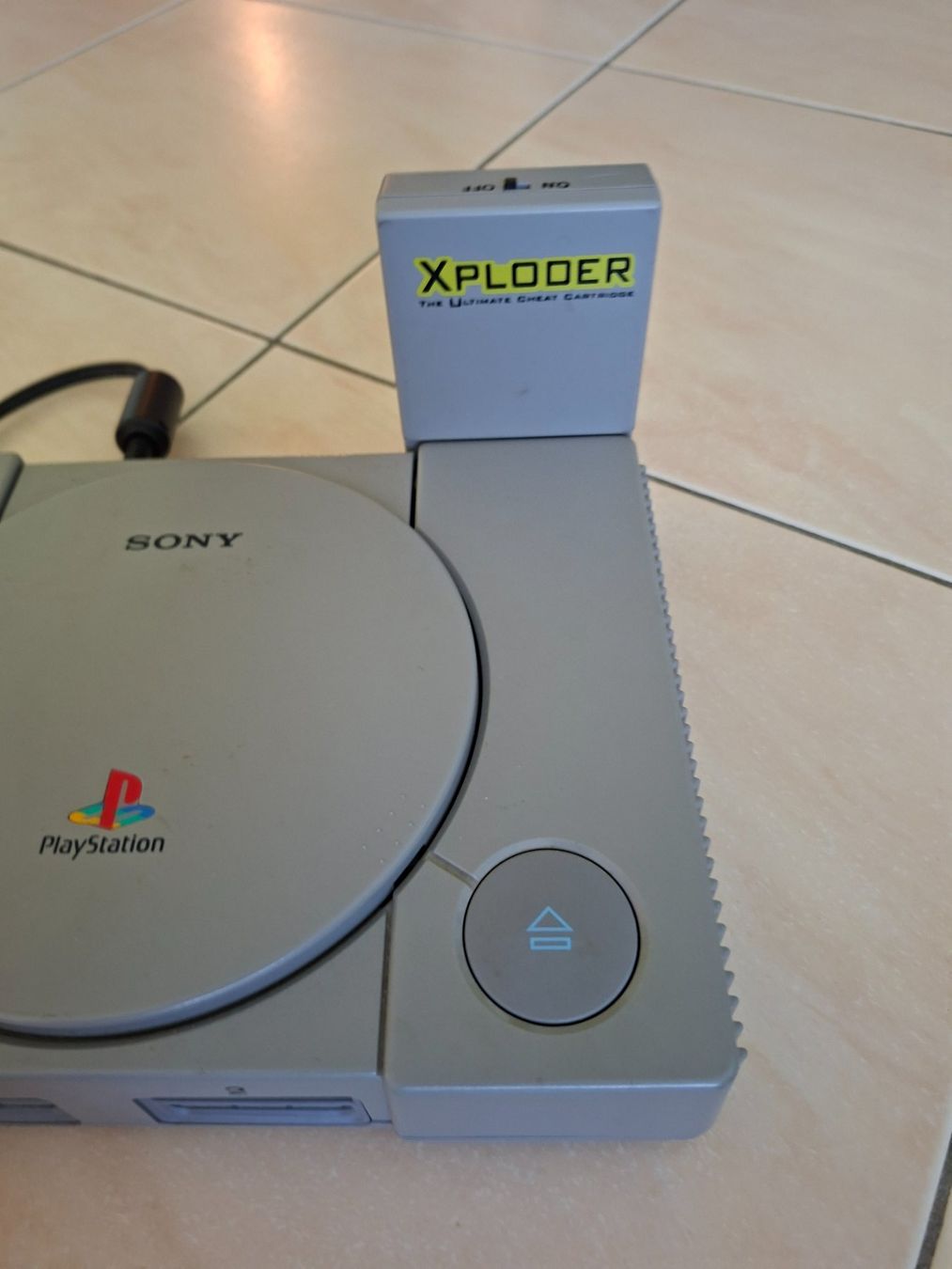 Sony Konsolen: Console PlayStation 1 avec Xploder pour collectionneurs r... – Gebraucht aus Cheseaux sur lausanne von Asergio 4