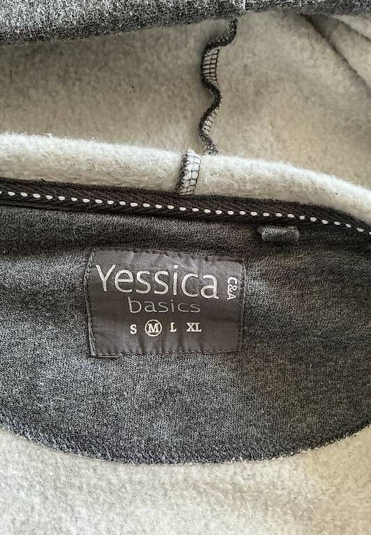 C&A Pulls & Sweat-shirts: graues Jäckchen jäggli Grösse M – D'occasion à Zimmerwald par wuff81 3