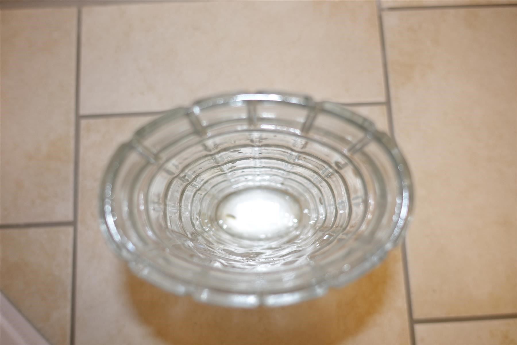 Vasen & Gefässe: Vase mit Blumenmotiv, oval, schwer, Glas – Gebraucht aus Aesch ZH von Goonies_1 7