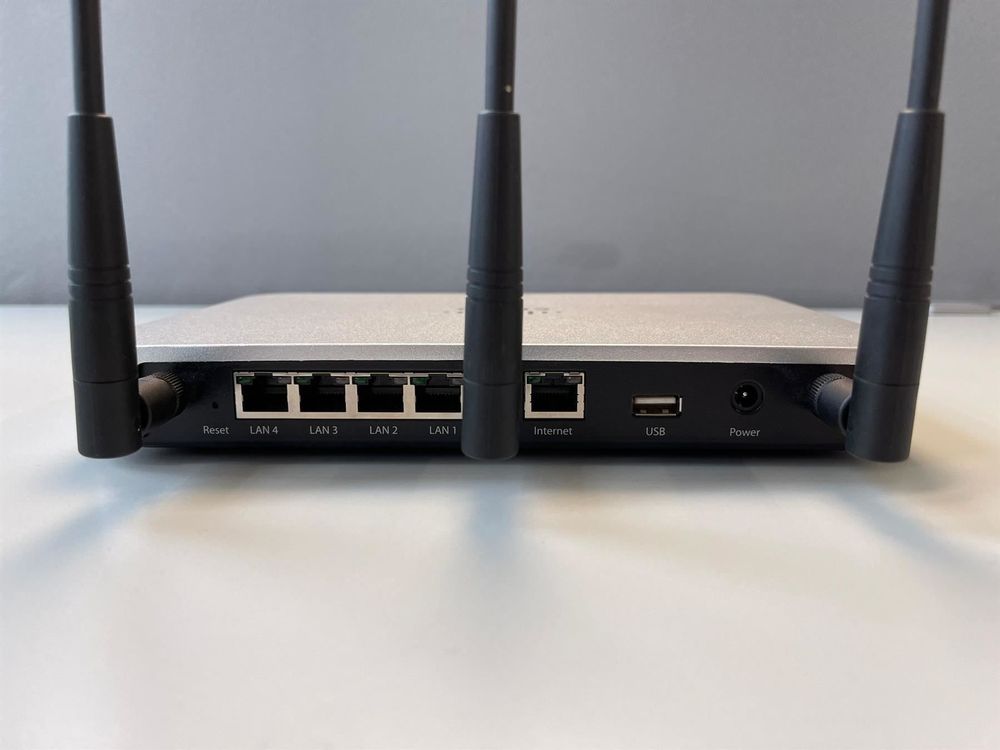 2x Cisco Meraki MX60W Firewall (Neu und originalverpackt) in Büron für ...