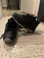 Jordan Max Aura 2, noires, taille 38,5 - Comme neuves!