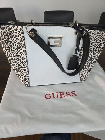 Handtasche Guess weiss Leopardmuster