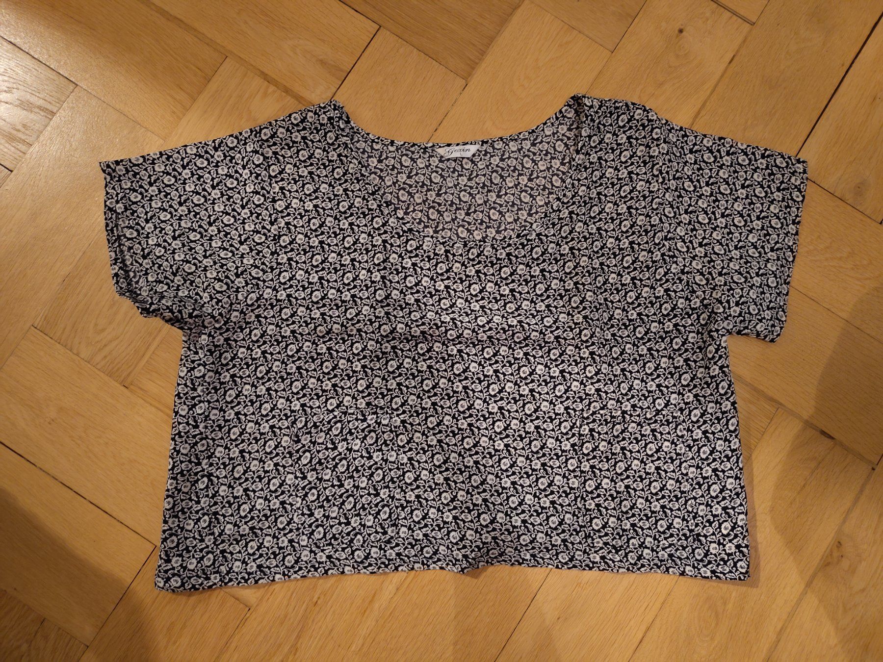 T-Shirts: T-Shirt – Gebraucht aus Bern von Linii