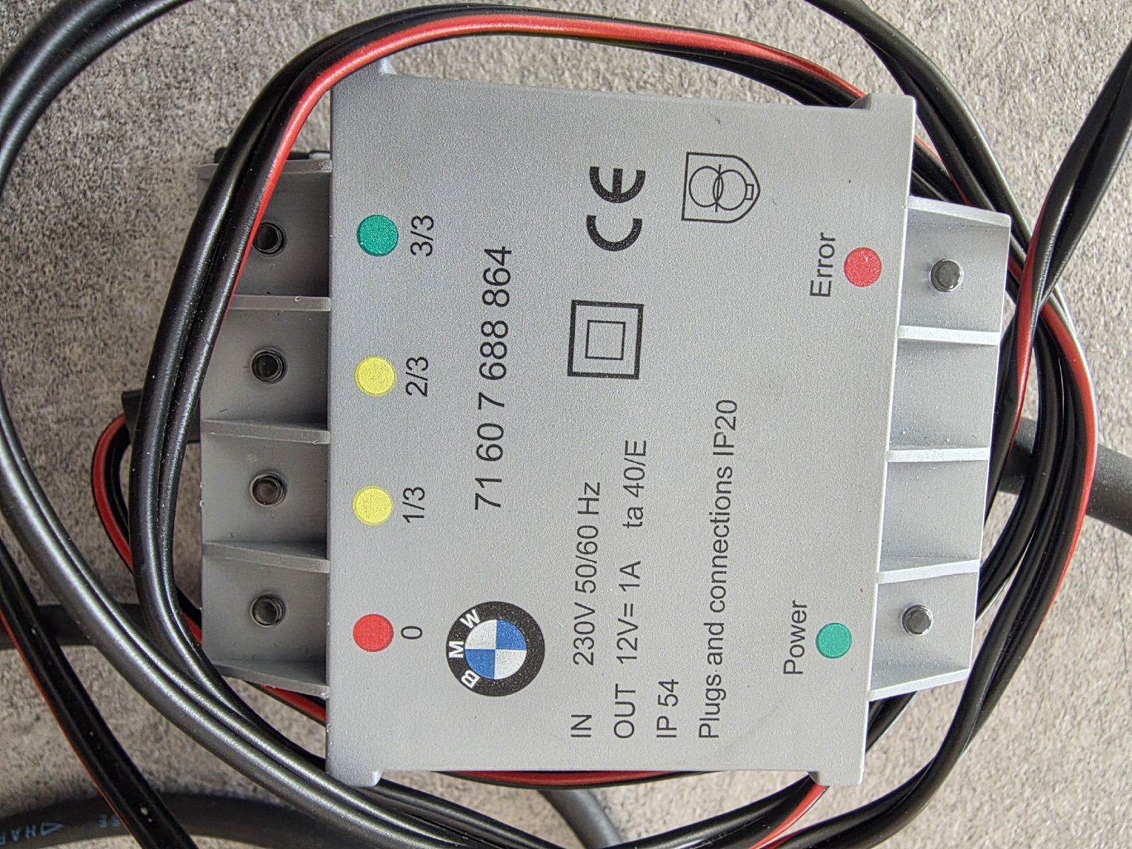 Batterieladegeräte: BMW Chargeur  – Gebraucht aus Granges-Paccot von Axelfr
