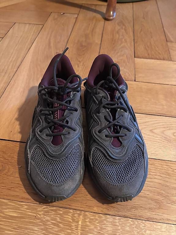 Adidas Scarpe da donna: Adidasschuhe in Grösse 39 1/3 – Usato da Bern venduto da viddra