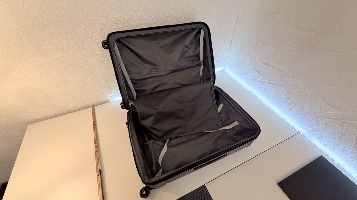 Reisekoffer: Reise Trolley schwarz Rollen Teleskopgriff – Gebraucht aus Rotkreuz von perlengott 2