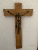Kruzifix gross Jesus am Kreuz aus Messing und Holz