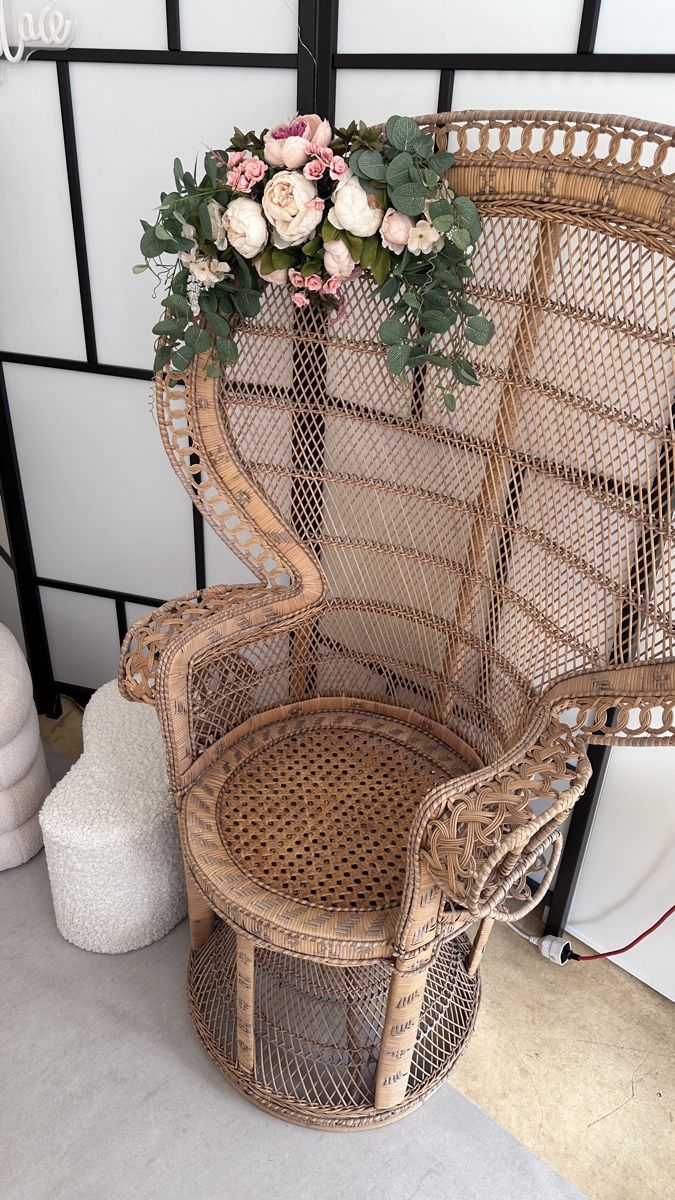 Poltrone: Pfauenstuhl + Tisch/Hocker Rattan Boho – Usato da Glarus venduto da superstars. 1
