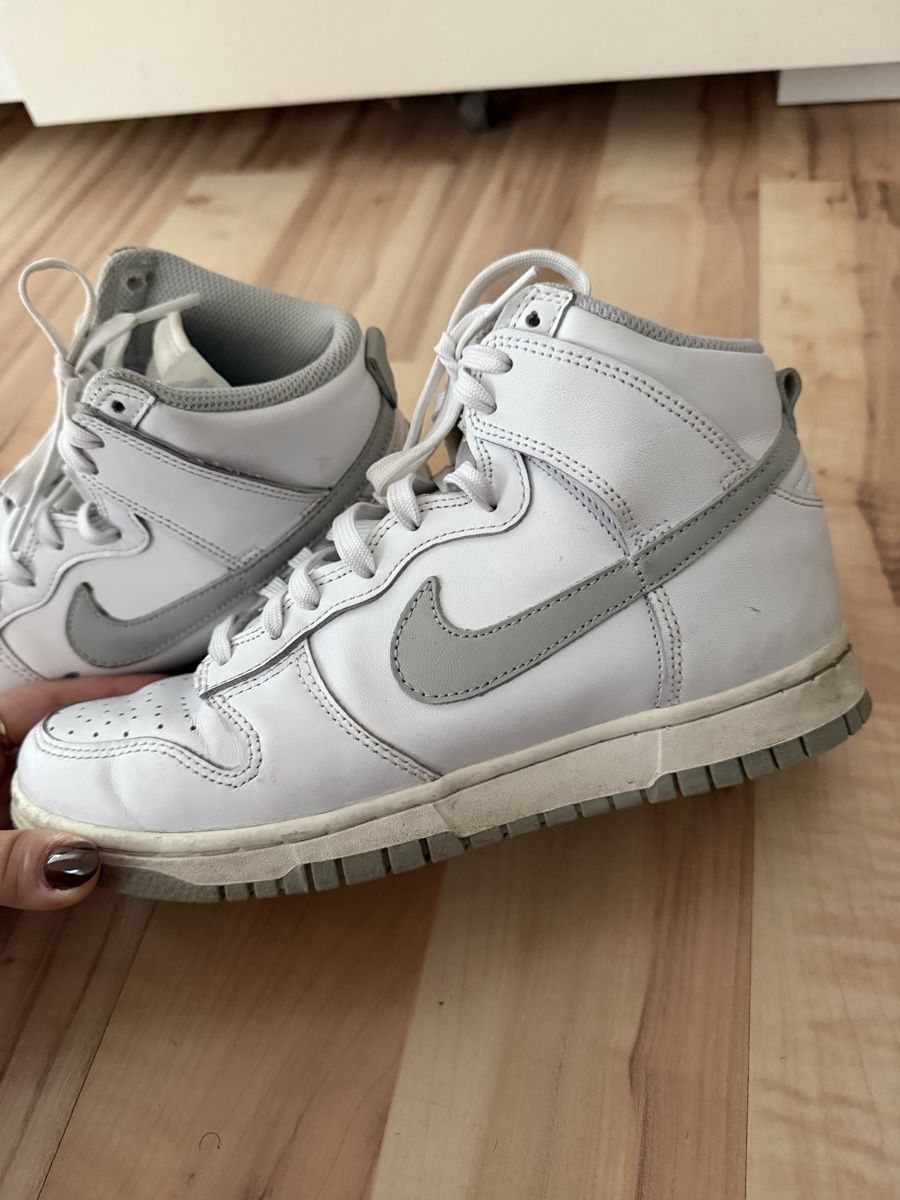 Scarpe da donna: Nike Dunk High Weiss/Grau EU 38.5 – Usato da Rorschach venduto da Tara234 1