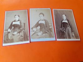 SCHWIIZER JUGEND DAZUMAL - 3 JUNGI FROUE i TRACHT - BURGDORF