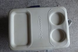 Kühlbox mit eingebauten Tisch zusammenfaltbar für Camping