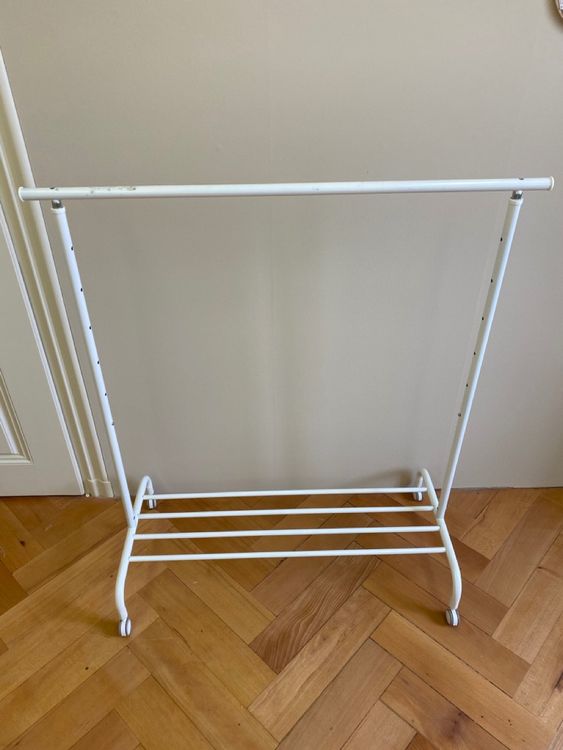 Kleiderstange weiss mit Rollen und Ablage IKEA Kaufen auf Ricardo