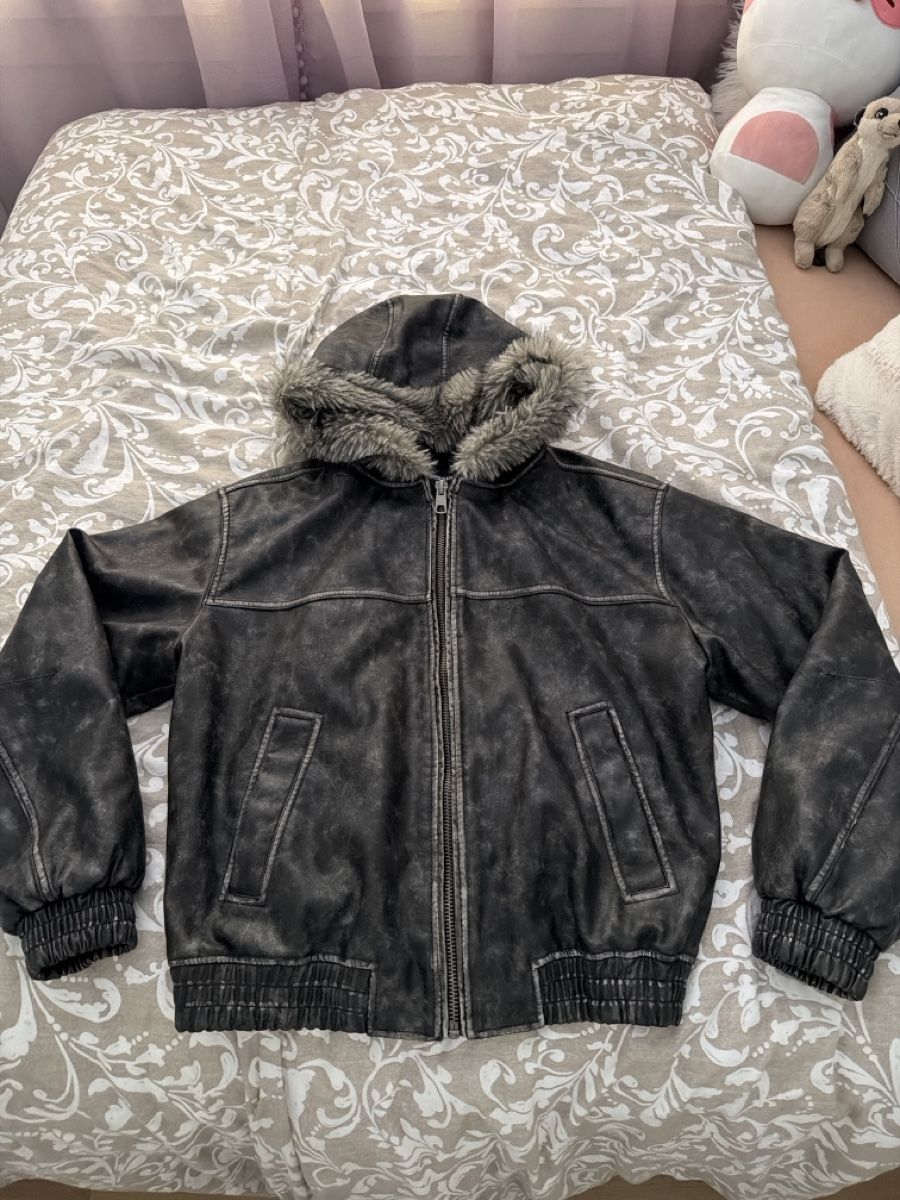 Bershka Jacken: Kunstleder Jacke – Gebraucht aus Rothenburg von nadine094