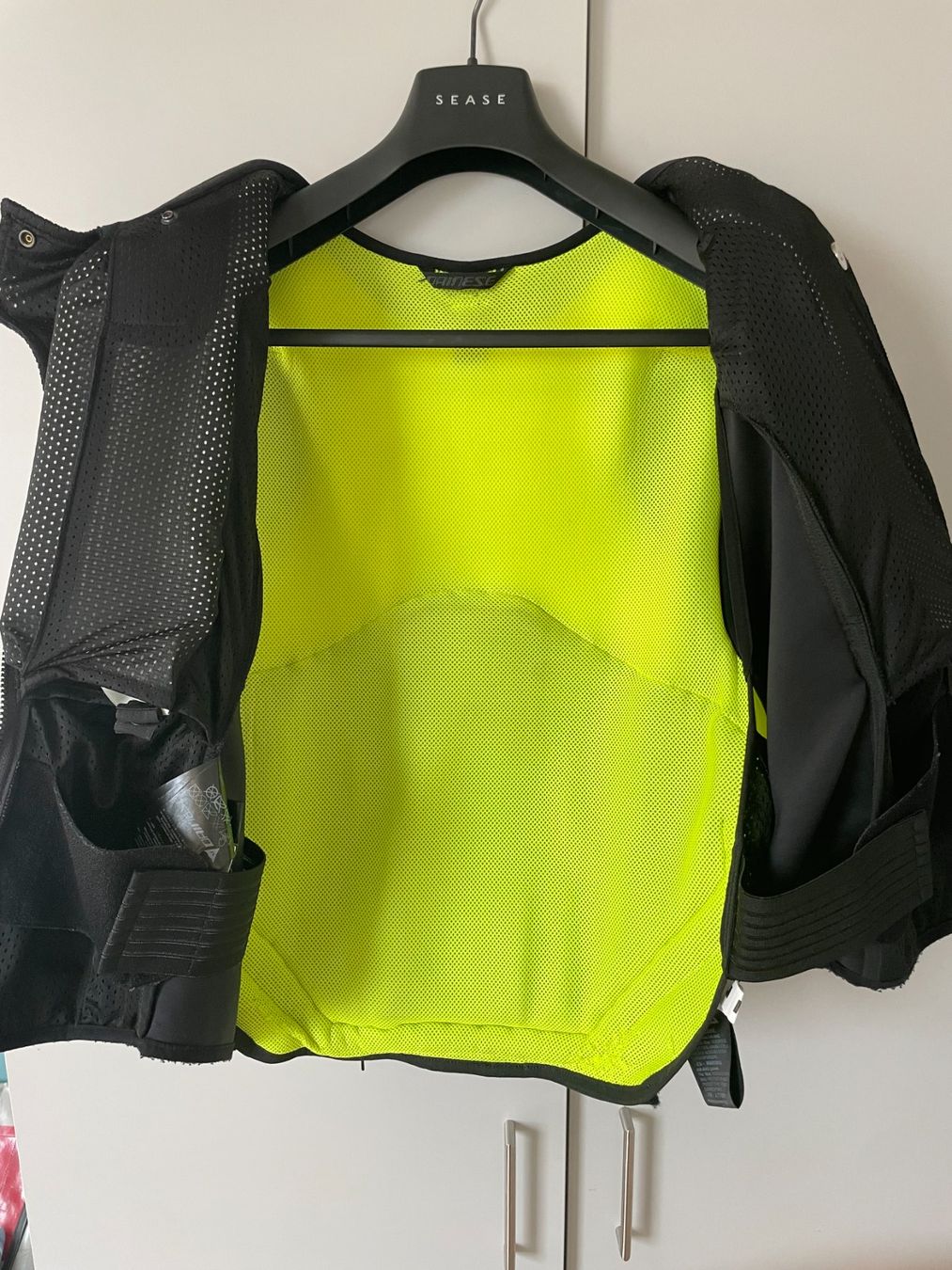 Dainese Jacken: Dainese D-Air Airbag Smartjacket – Gebraucht aus Zürich von Arctix 2