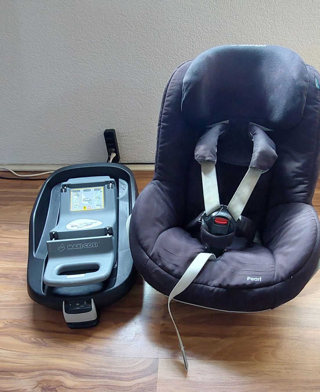 Maxi-Cosi Auto-Kindersitze: Maxi Coxi Family fix + Pearl – Gebraucht aus Villnachern von Johnny-10