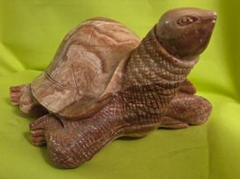 Massive Schildkröte aus Marmor