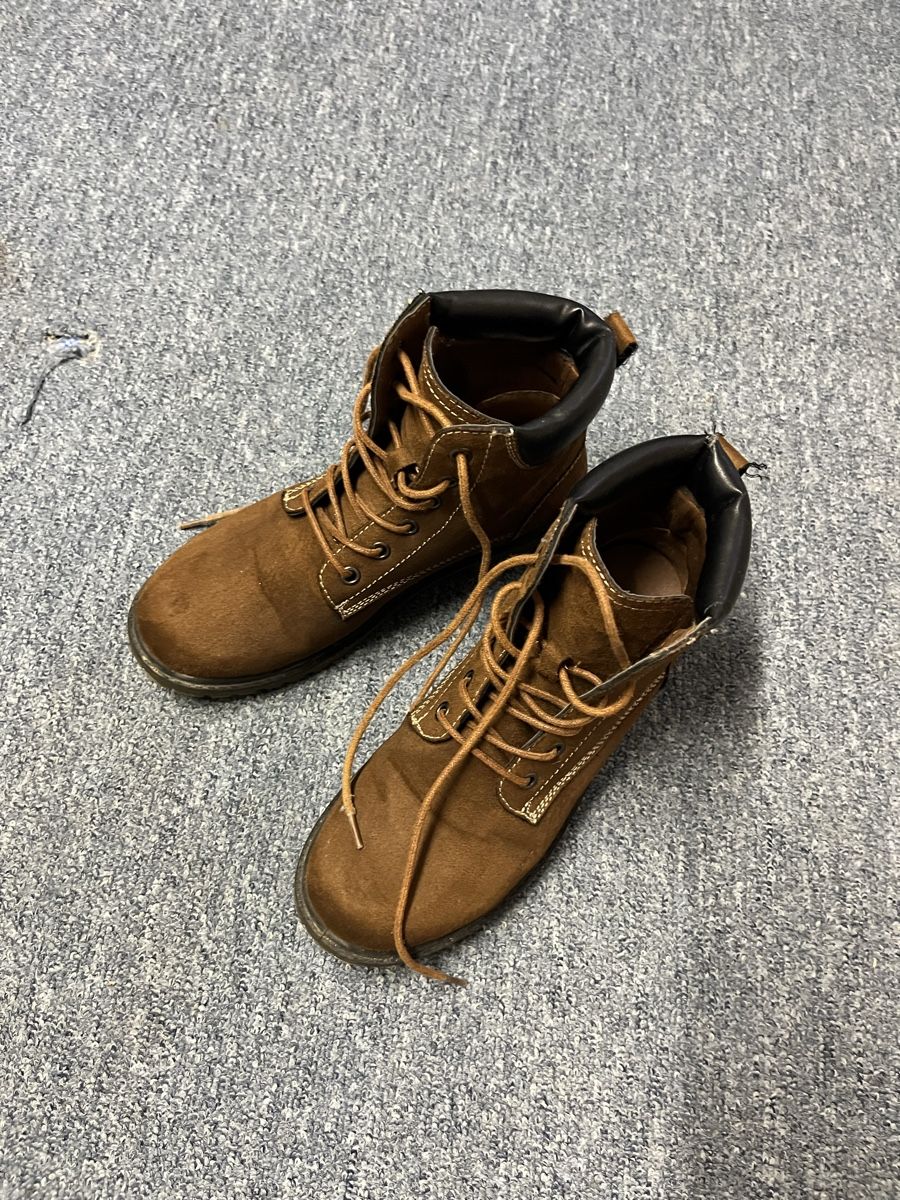 Landrover Damenschuhe: Winter Stiefel : Grösse 37  – Gebraucht aus Zürich von Proton_Slit