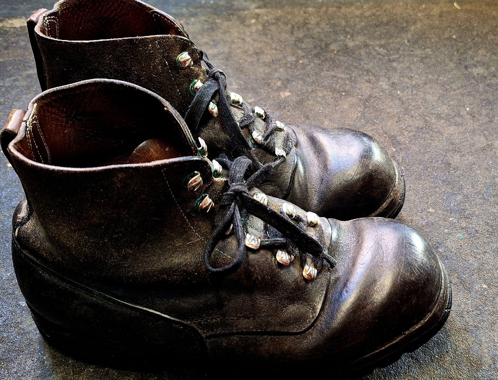 Bally Herrenschuhe: alte Bally Militär/ Armee Schuhe – Gebraucht aus Emmenbrücke von abu_9mj8 2
