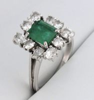 RING IN 18K WEISSGOLD MIT SMARAGD 1 ct UND 10 DIAMANTEN